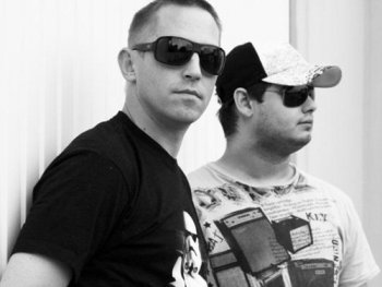 Myon & Shane 54 - International Departures 034 (21-07-2010)